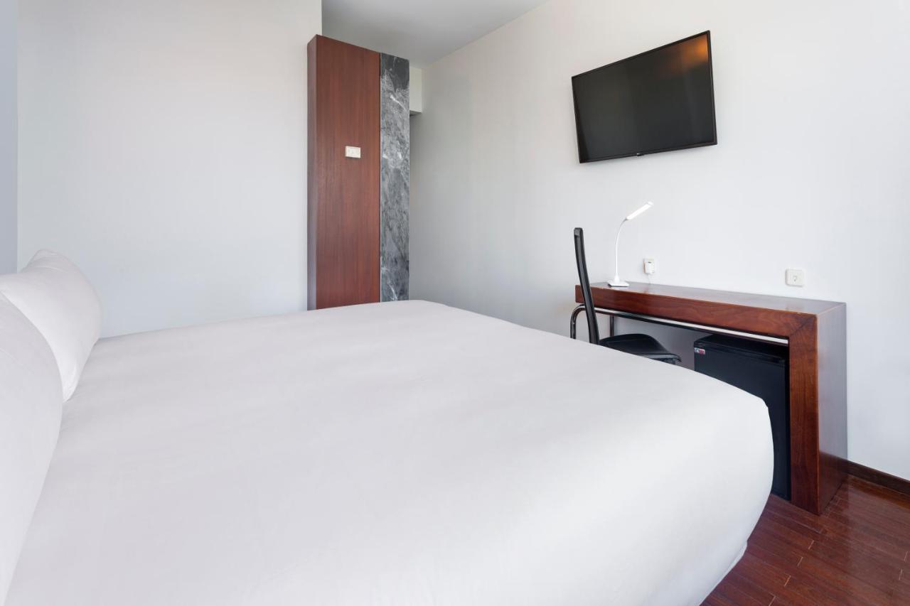 B&B Hotel E Apartamentos פלגראס מראה חיצוני תמונה