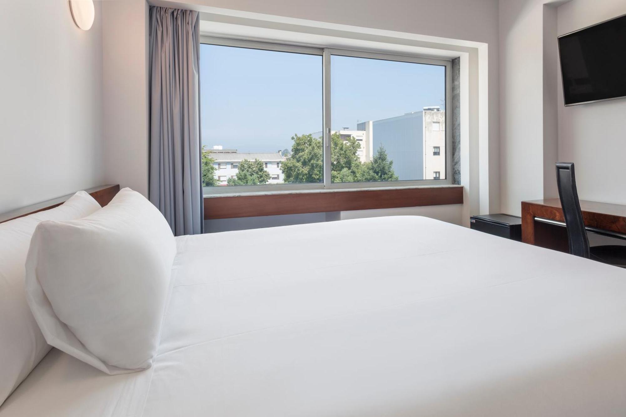 B&B Hotel E Apartamentos פלגראס מראה חיצוני תמונה