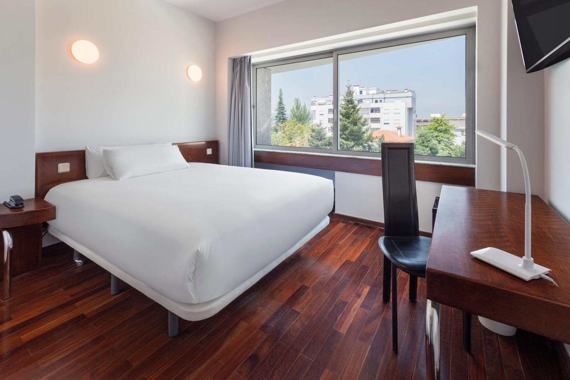 B&B Hotel E Apartamentos פלגראס מראה חיצוני תמונה